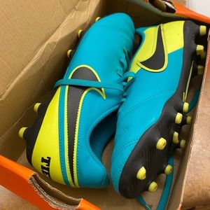 nike soccer cleats